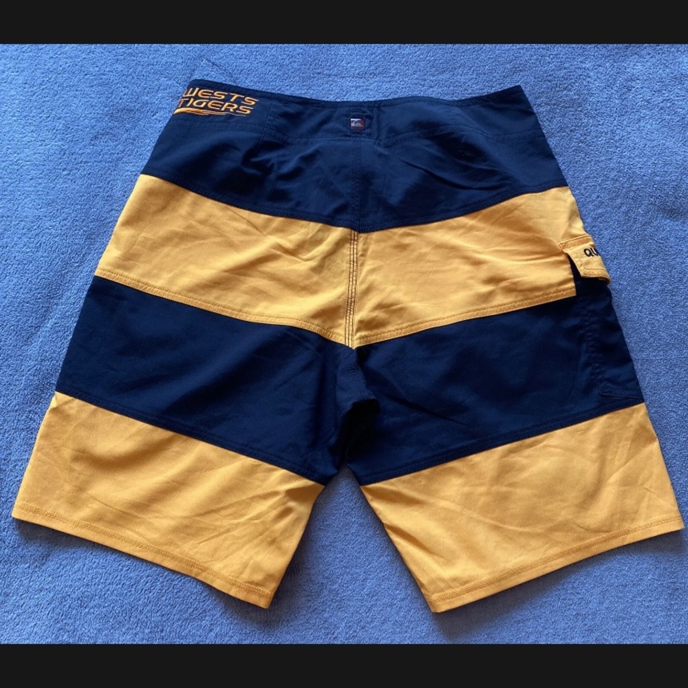 Quiksilver Mens NRL Wests Tigers Boardshorts Embroidered W30” Pre Owned EC - Picture 6 of 8